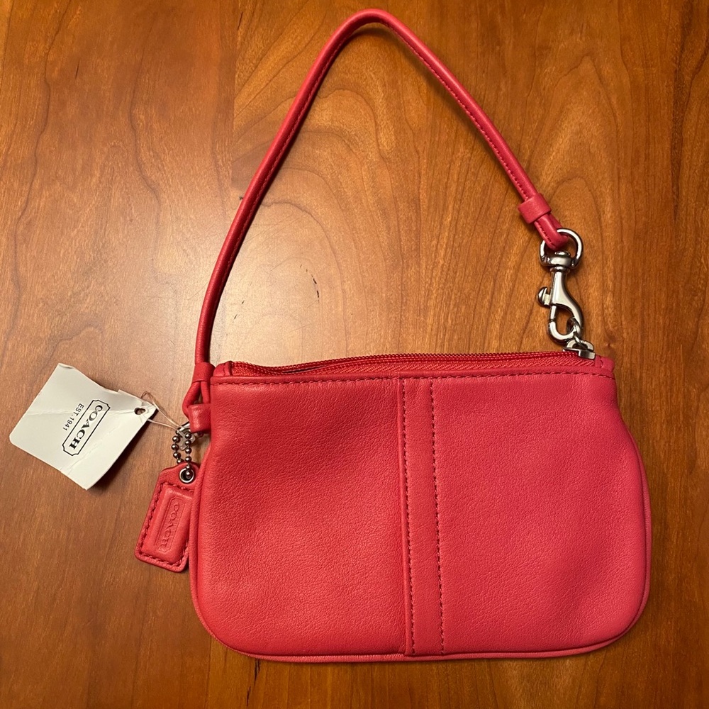 COPY - NWT Coach small leather wristlet